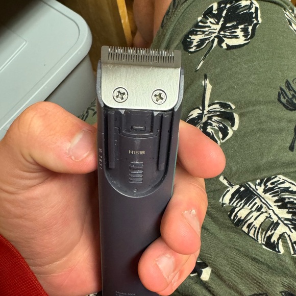 Never Used Mowbie Beard Trimmer - Picture 2 of 7